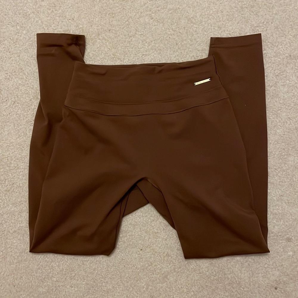 Whitney V3 - Dandelion Brown
